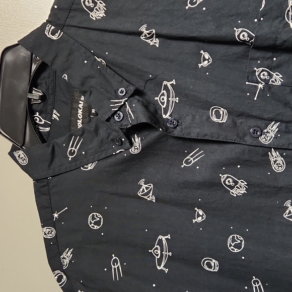 Alien button down - Picture 2 of 3